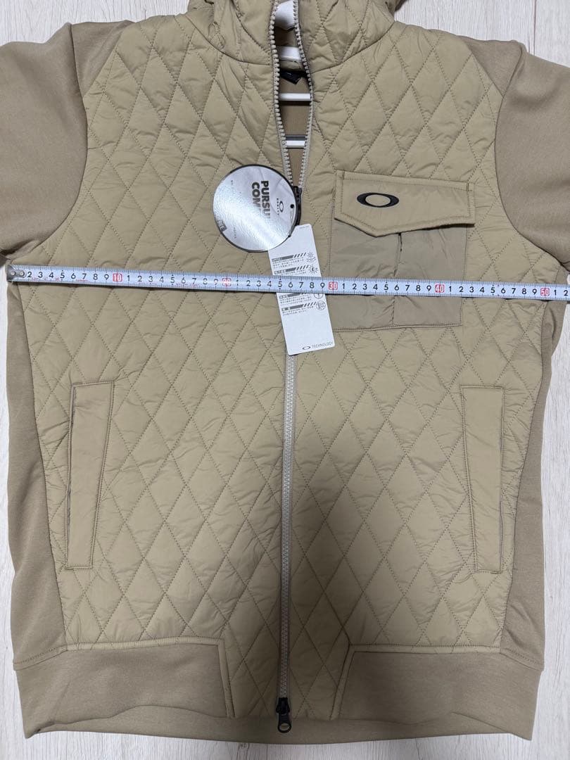 Oakley Hybrid Puff Fleece 8.0 ベージュ