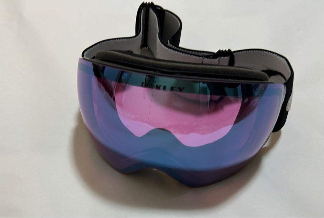 Oakley ゴーグル ピンクレンズ ケース付き - メルカリ