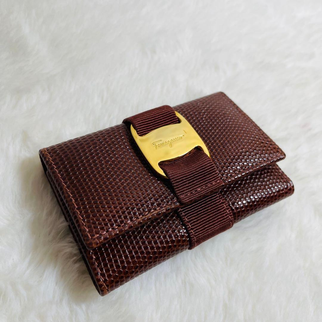 未使用保管品 フェラガモ ヴァラ リザード型押し キーケース レッド