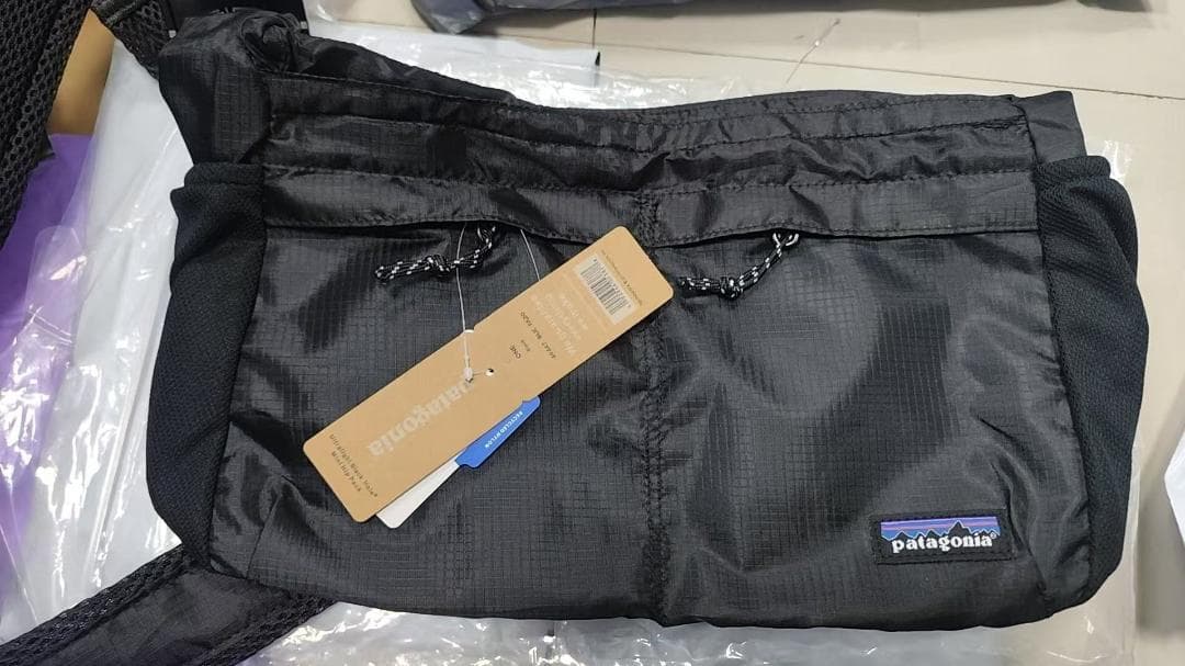 美品 パタゴニア ライトウェイト トラベル クーリエ　バッグ 黑