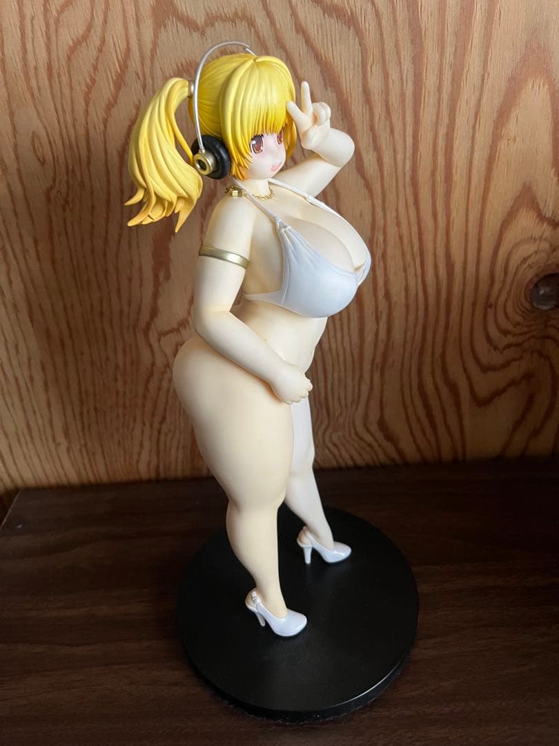 スーパーぽちゃ子　フィギュア