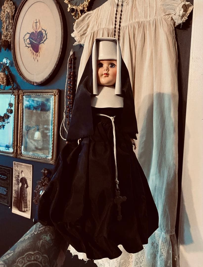 7月4日まで　希少　フランス　修道女　アンティーク　ドール　人形　スタンド付き