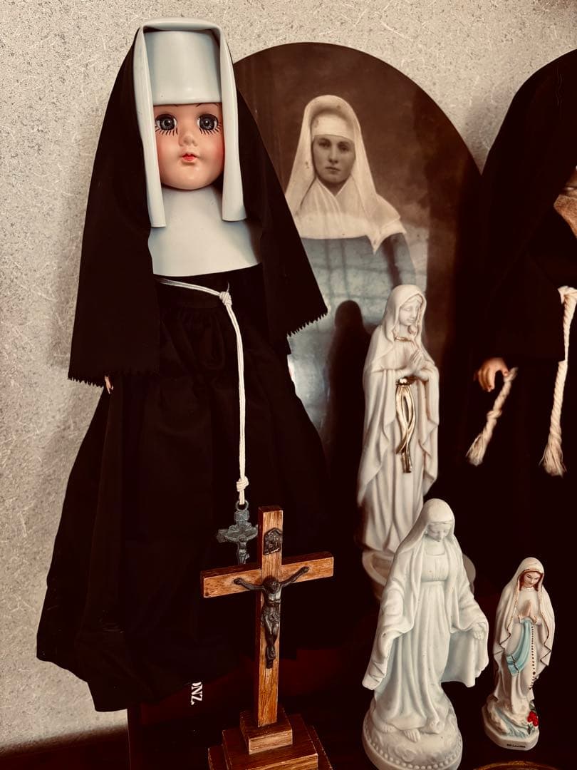 7月4日まで　希少　フランス　修道女　アンティーク　ドール　人形　スタンド付き