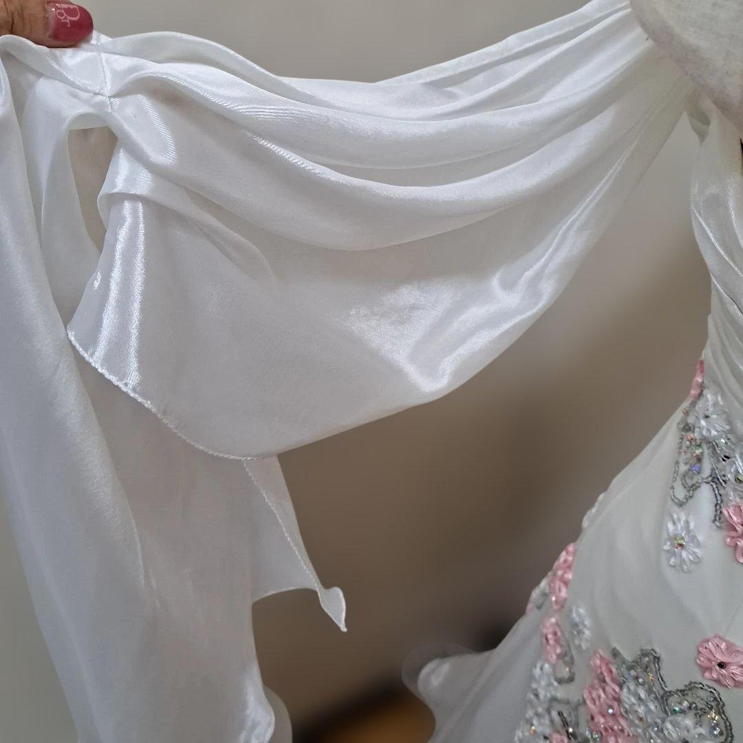 社交ダンス用白ドレス　オーダードレス　ファー付き