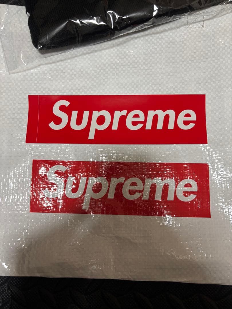 Supreme 黒 ニット帽・ビーニー