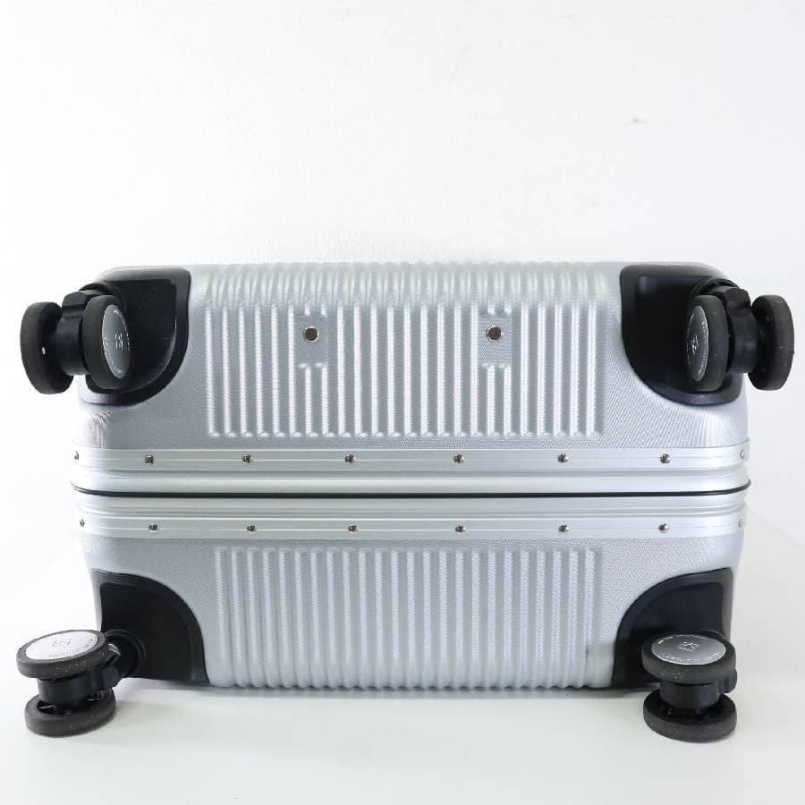 値下展示品 スイスミリタリー スーツケース 64L TSAロック付き シルバー系