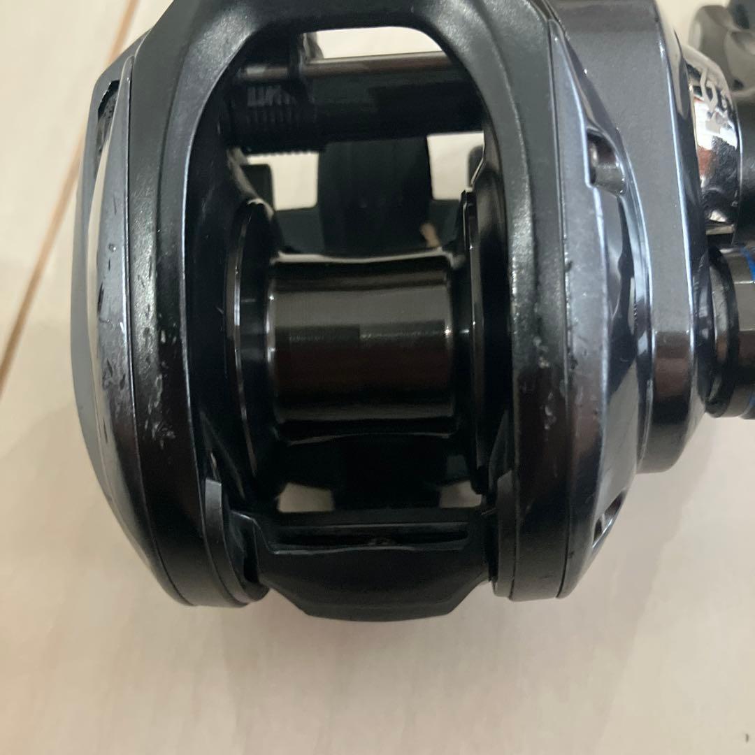 SLX DC リール 右ハンドル 黒　箱付き