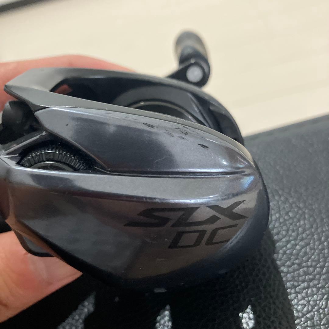 SLX DC リール 右ハンドル 黒　箱付き
