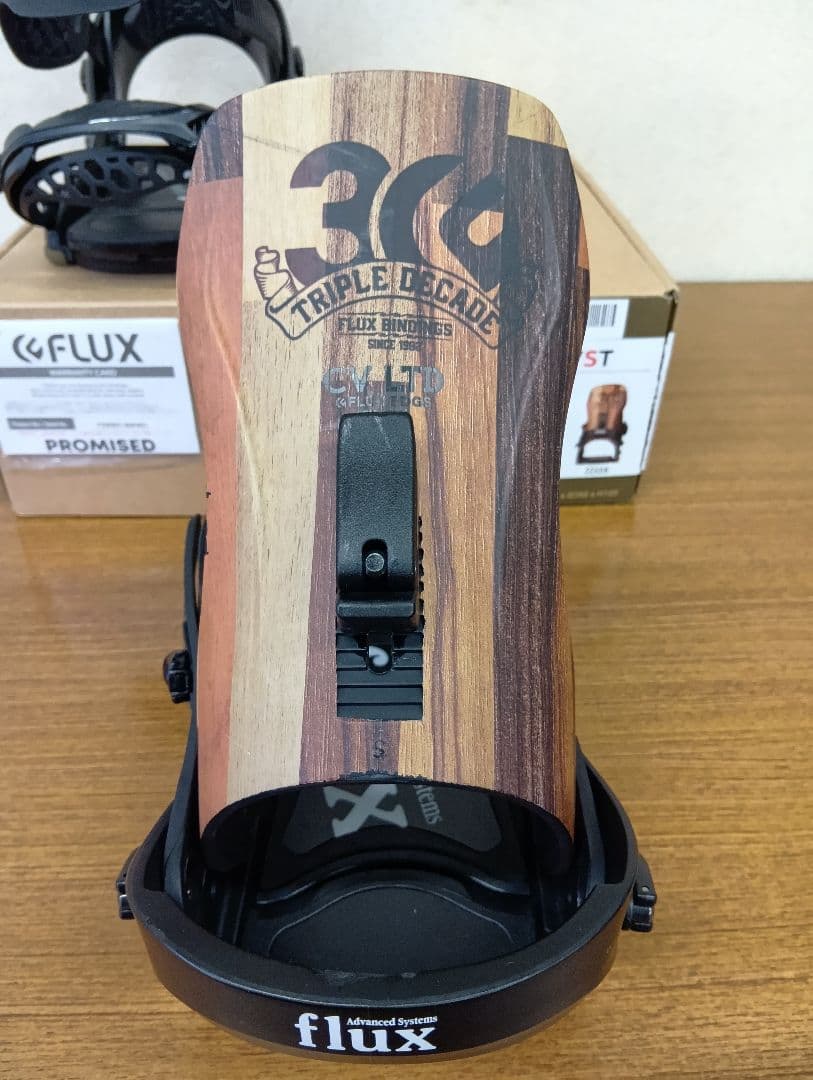 FLUX 22-23 CV LTD Sサイズ