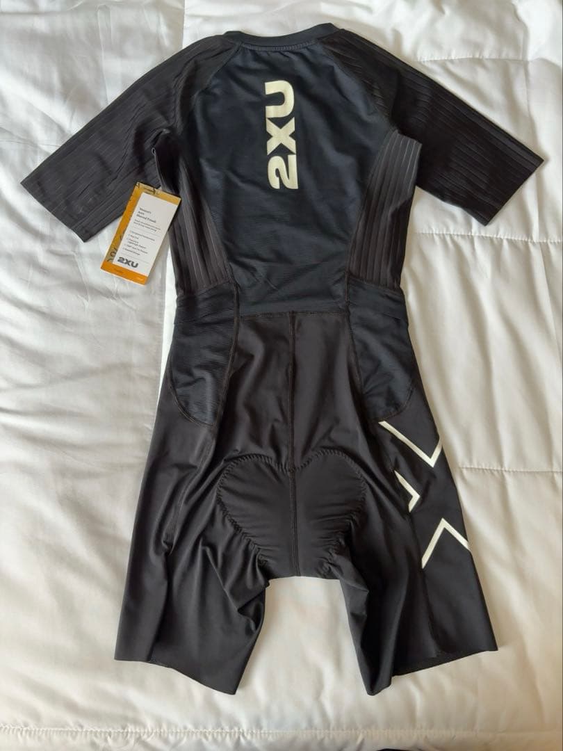新品未使用2XU レディーストライアスロン　ウェア　トライスーツ