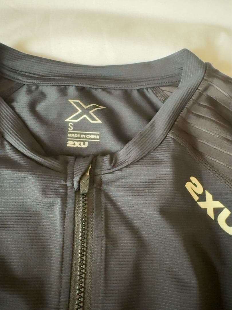 新品未使用2XU レディーストライアスロン　ウェア　トライスーツ