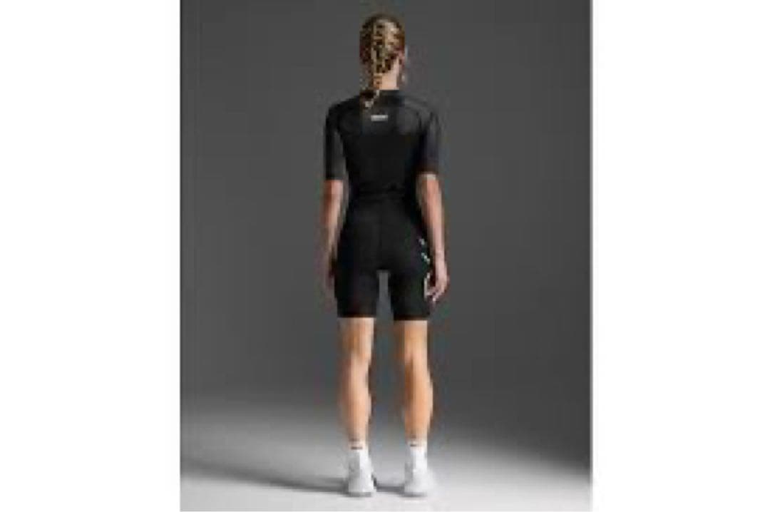 新品未使用2XU レディーストライアスロン　ウェア　トライスーツ