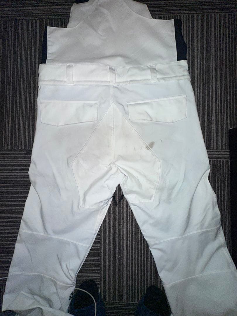 VOLCOM ホワイト ビブパンツ