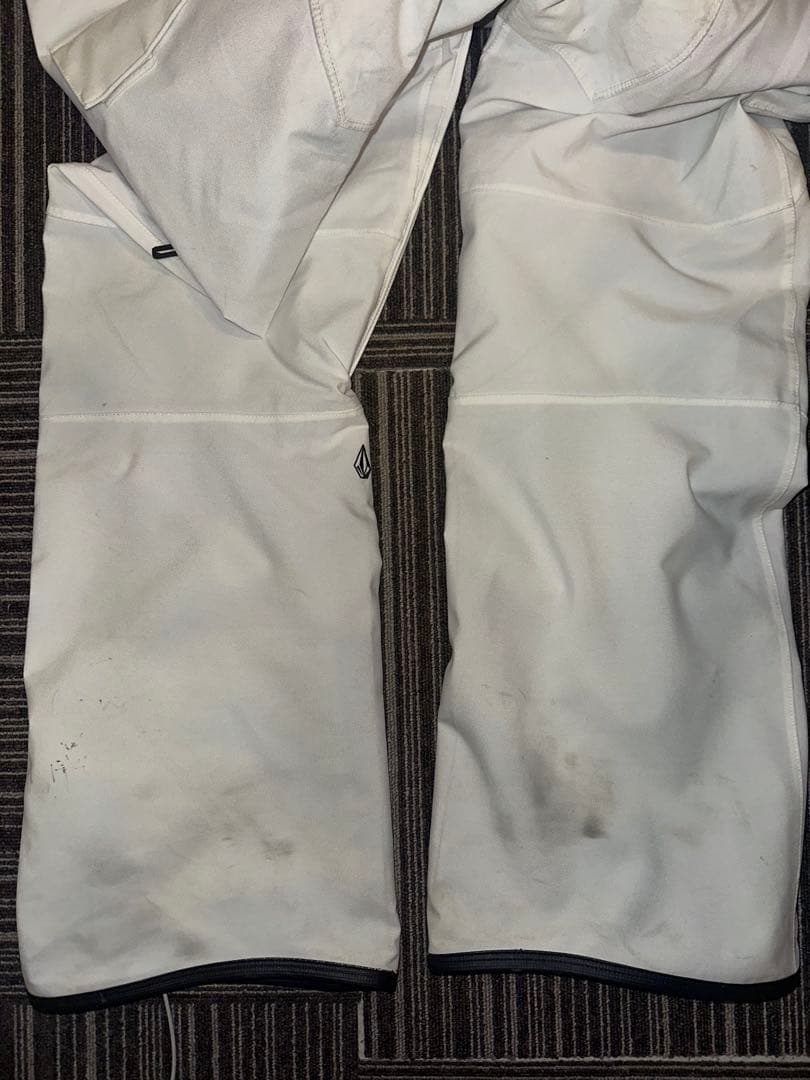 VOLCOM ホワイト ビブパンツ