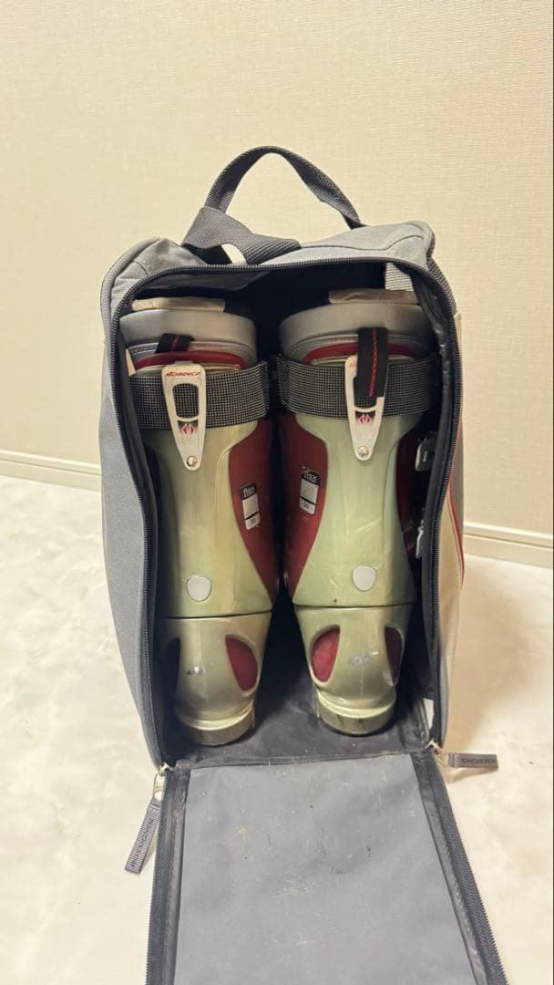 【ケース付き】28センチNordica スキーブーツ