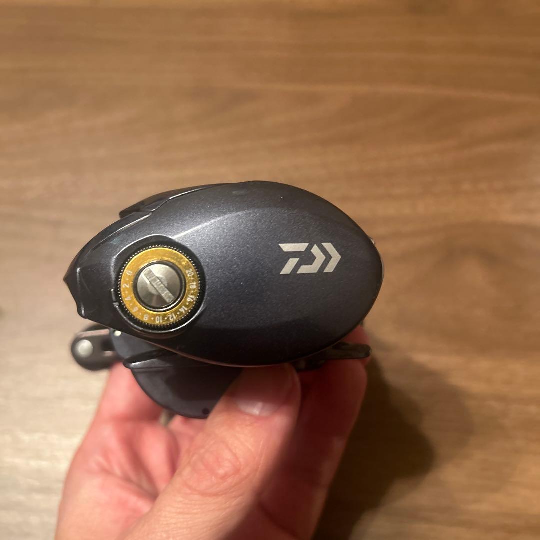ダイワ ジリオンsv tw1016SV-H リールカバー付き