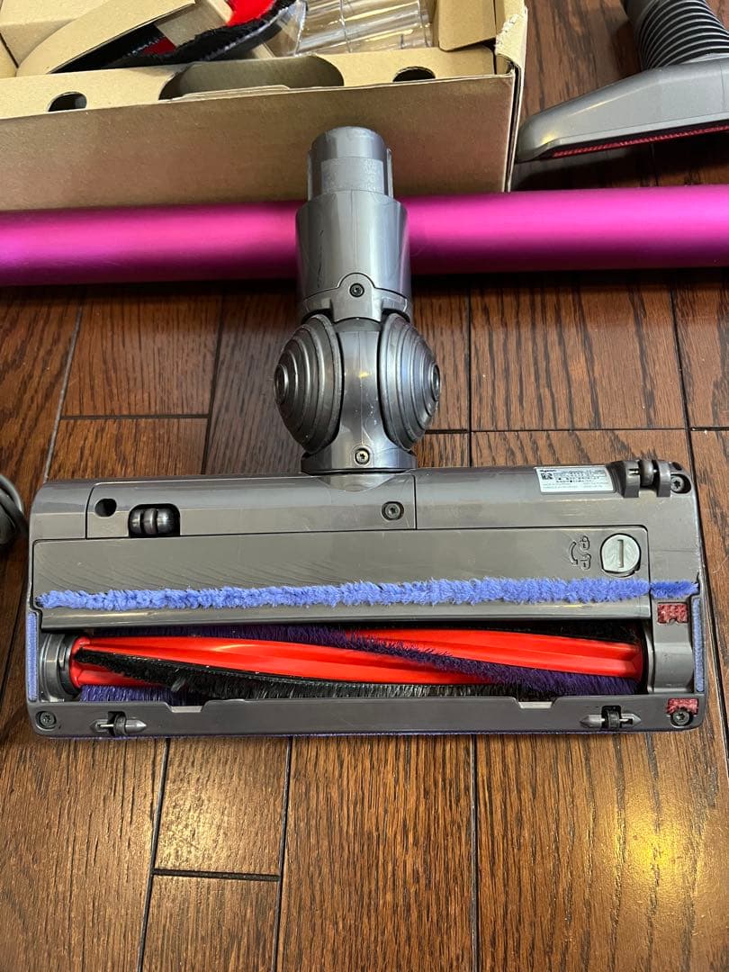 Dyson V6 SV07コードレスクリーナー 本体 バッテリー新品