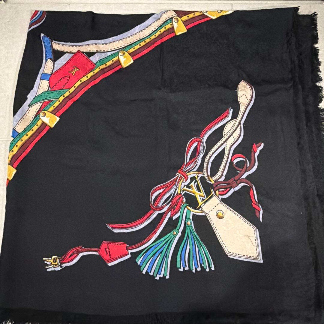 Louis Vuitton 大判ストール 黒　百貨店購入