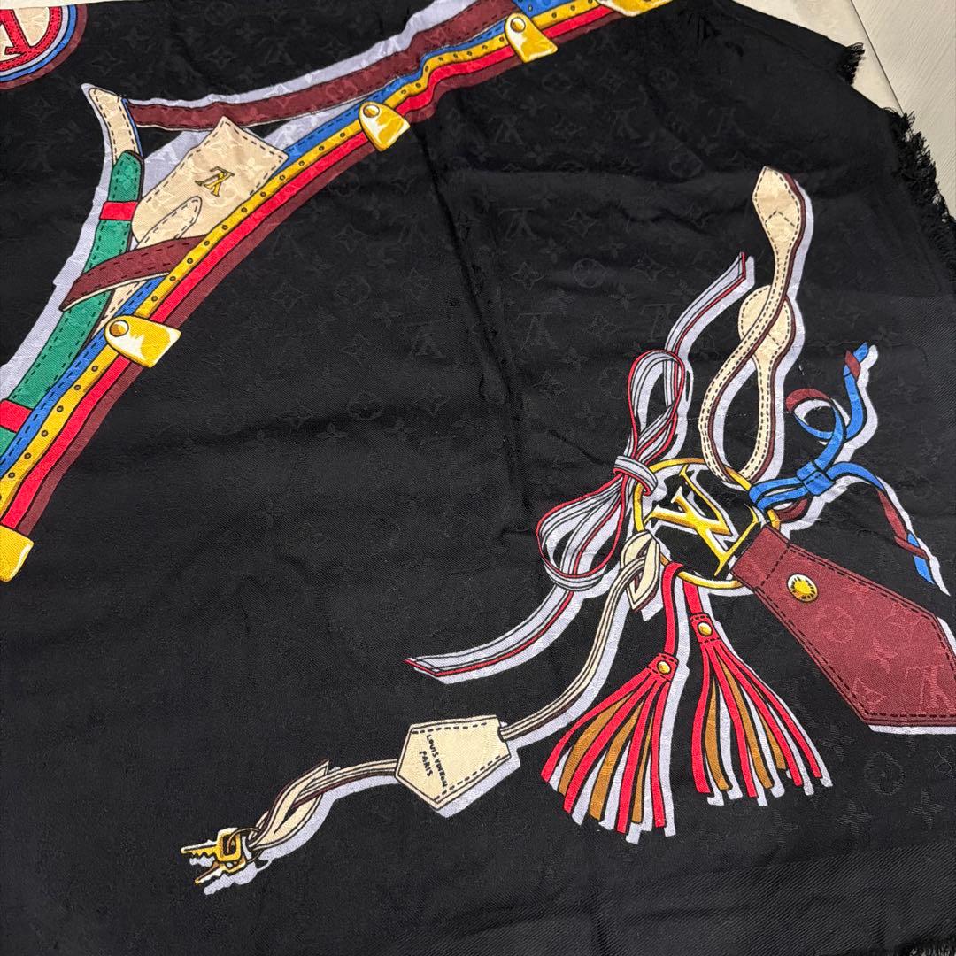 Louis Vuitton 大判ストール 黒　百貨店購入
