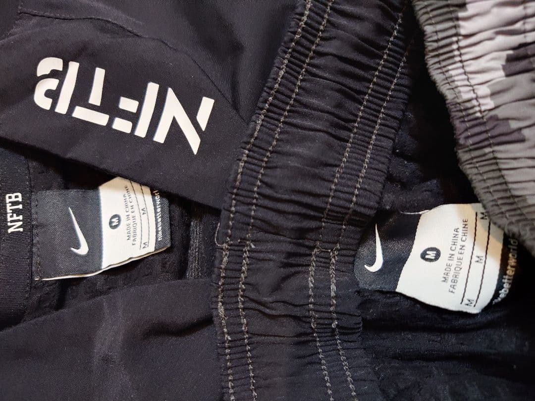 NIKE　NFTB 厚手ピステ　カモフラ柄　セットアップ