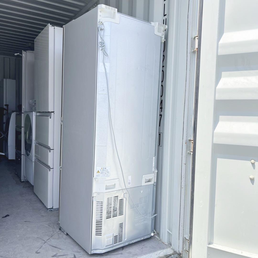 取付無料！パナソニック エコナビ搭載！スタイリッシュゴールド3ドア