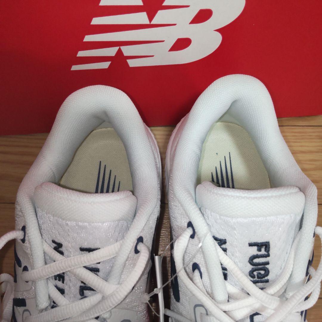 新品未使用 ニューバランス テニスシューズ　オムニクレー25.5 ワイド（4E）