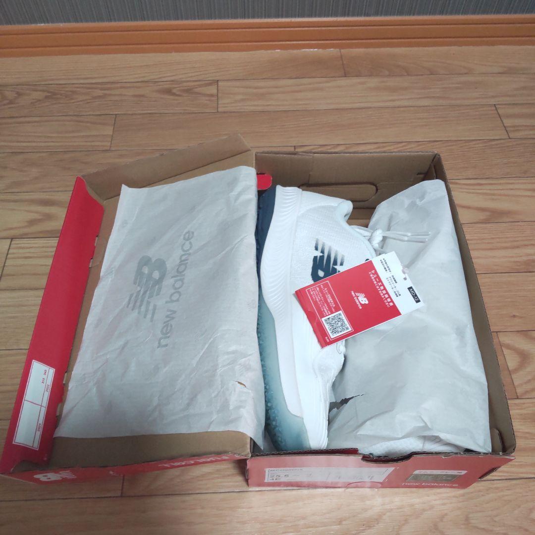 新品未使用 ニューバランス テニスシューズ　オムニクレー25.5 ワイド（4E）