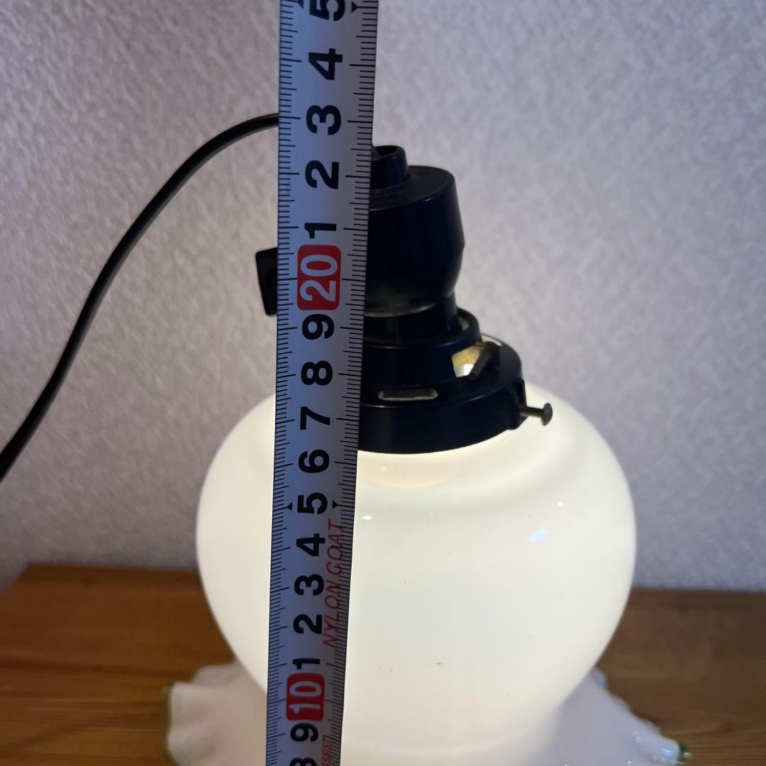 ヴィンテージ　フリルエッジ ホワイトガラス ペンダントライト