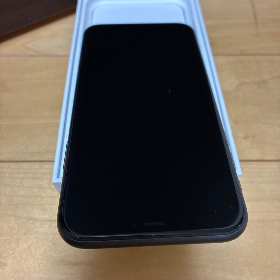 Apple iPhone 11 【 ブラック 】+オマケ付き