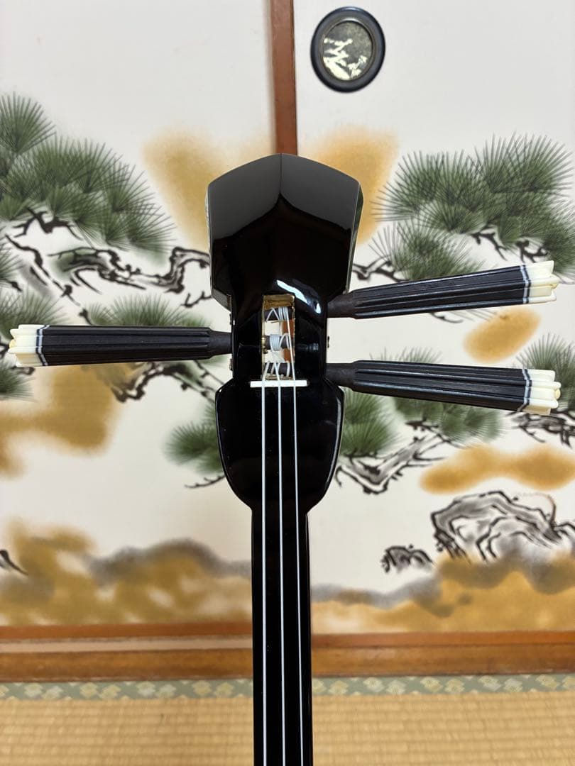 沖縄三線！貴重！知念大工型！本蛇皮！本張り！【一枚張り】