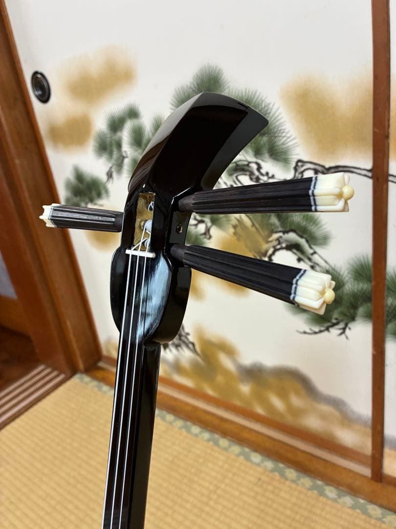 沖縄三線！貴重！知念大工型！本蛇皮！本張り！【一枚張り】