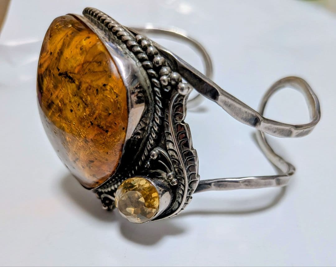 ＊ブレスレット　琥珀　虫付き