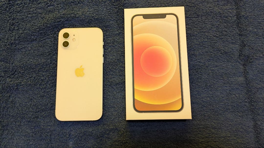 iPhone 12 64GB ホワイト SIMフリー