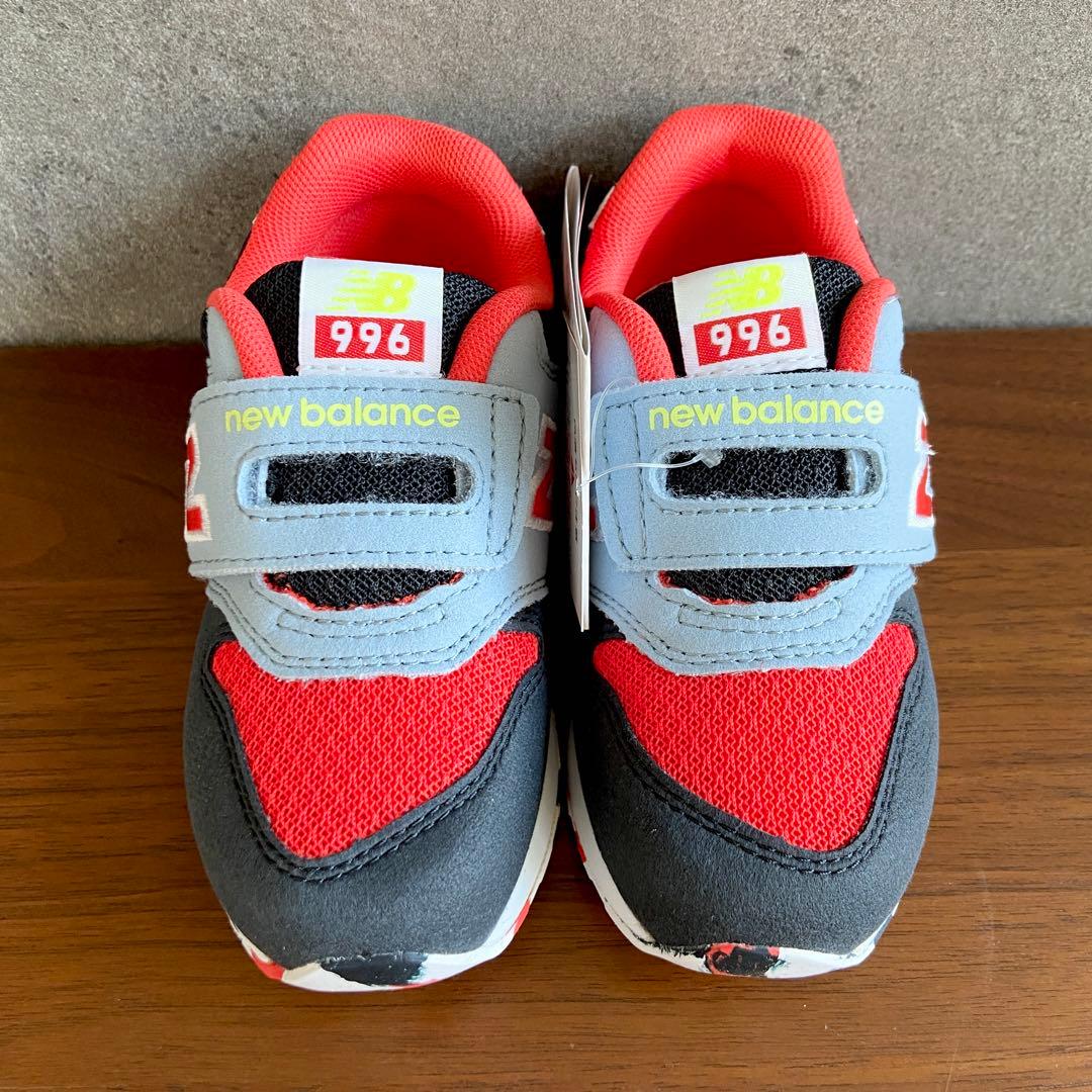 【新品】16.5センチ レッド×ブラック ニューバランス スニーカー キッズ