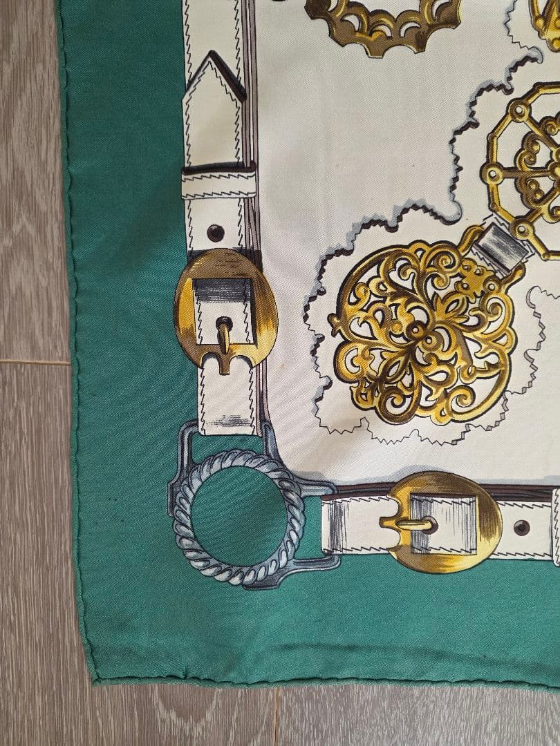 翁*様 HERMES エルメス カレ90 スカーフ \"Cuivreries\"