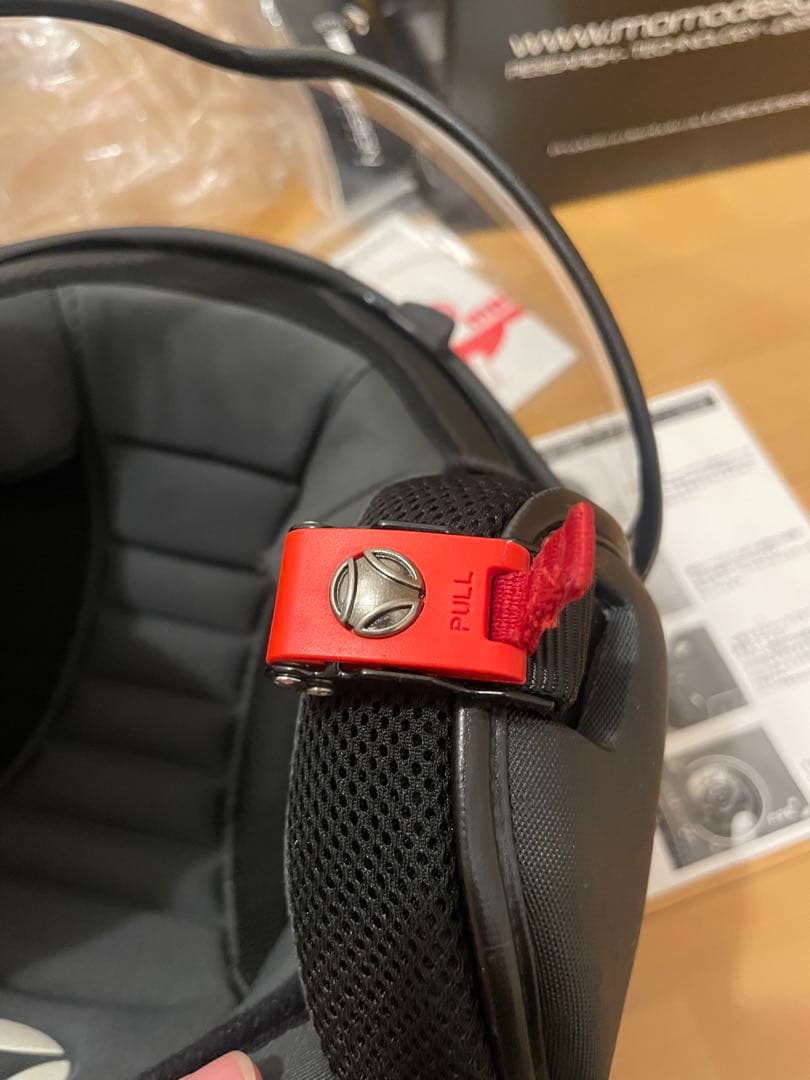 美品！MOMO DESIGN フルフェイスヘルメット マットブラック