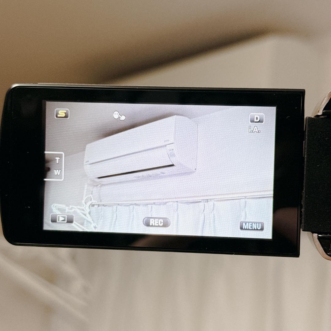 【美品】JVC Everio フルハイビジョンビデオカメラ GZ-E180-N