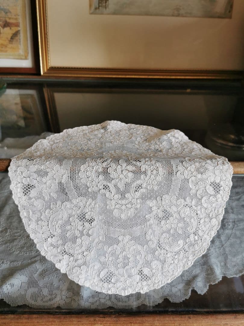 ヴィンテージフランス アランソンレース 様々なチュール 薔薇のオーバルドイリー