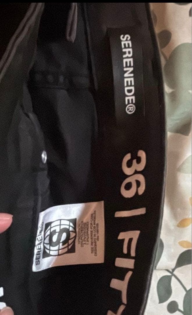 日本入手困難SERENEDER ブラック ダメージデニム