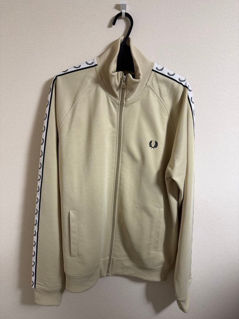 FRED PERRY ベージュ ジャージ Mサイズ - トップスオンライン
