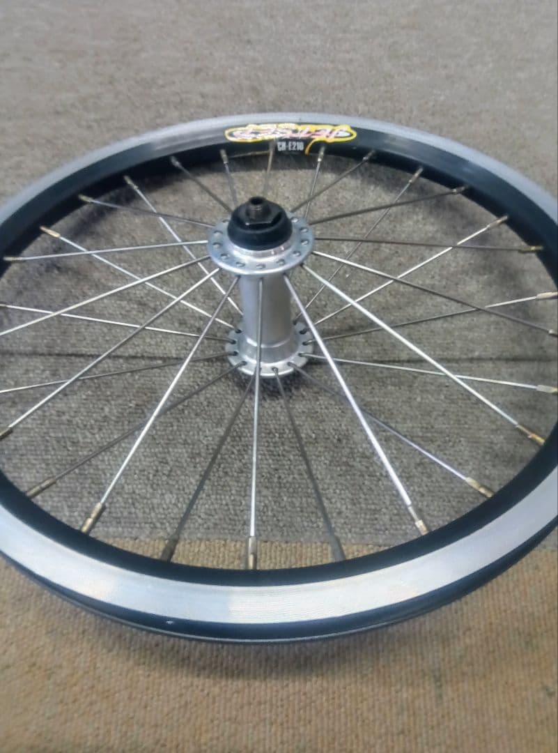 KH-199F 　１６インチ完組ホイール シルバーリム オマケ付き