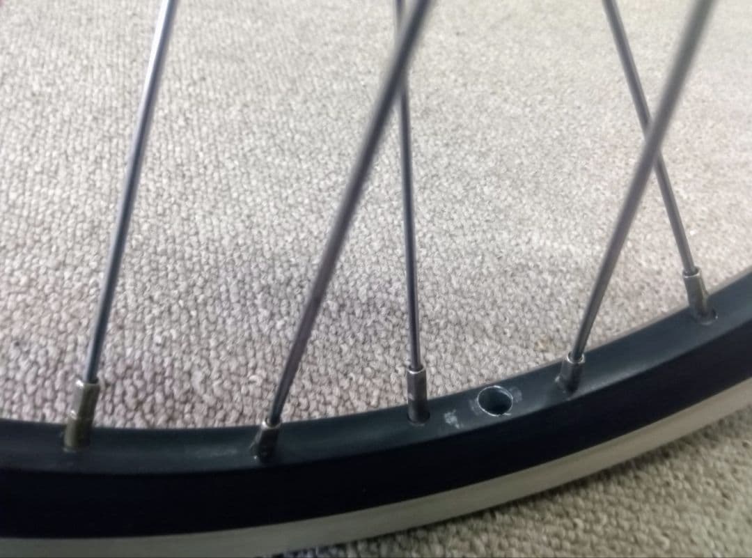 KH-199F 　１６インチ完組ホイール シルバーリム オマケ付き