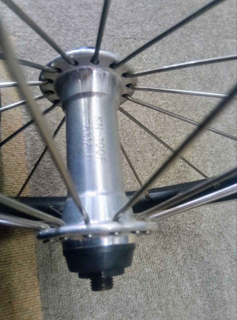 KH-199F 　１６インチ完組ホイール シルバーリム オマケ付き