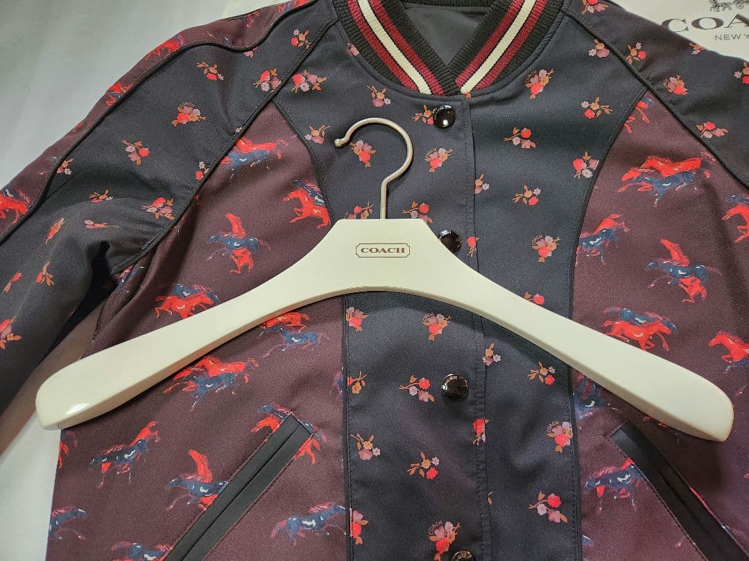 木製ハンガー付き・COACH・コーチ・リバーシブル・スタジアムジャンパー・新品