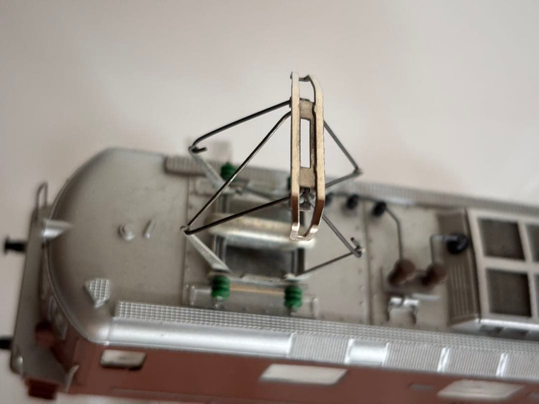 スイス　HAG社　HOゲージ　BLS Ae 4/4（261）　ボディ