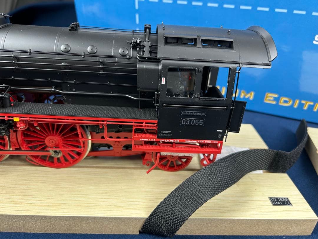 ドイツ 蒸気機関車 KM1 Modellbau BAUREIHE 03