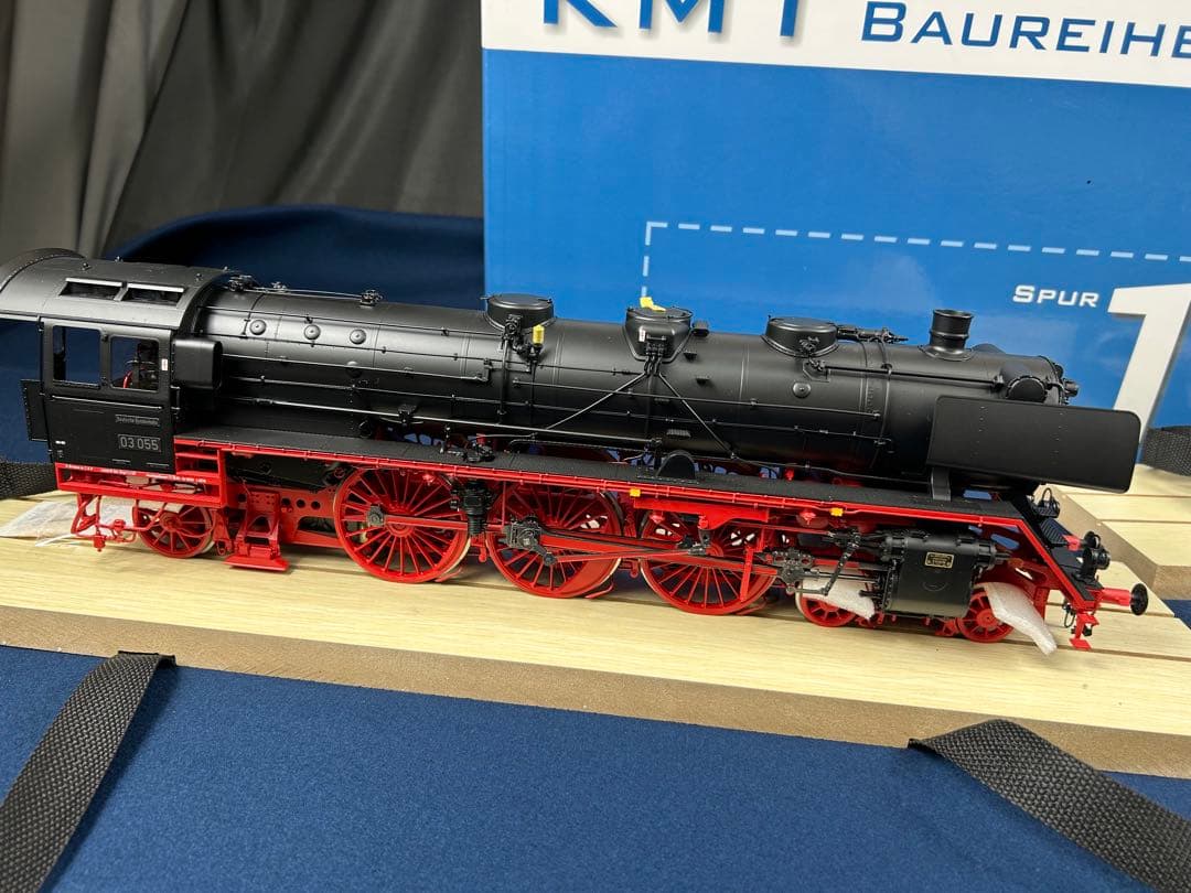 ドイツ 蒸気機関車 KM1 Modellbau BAUREIHE 03
