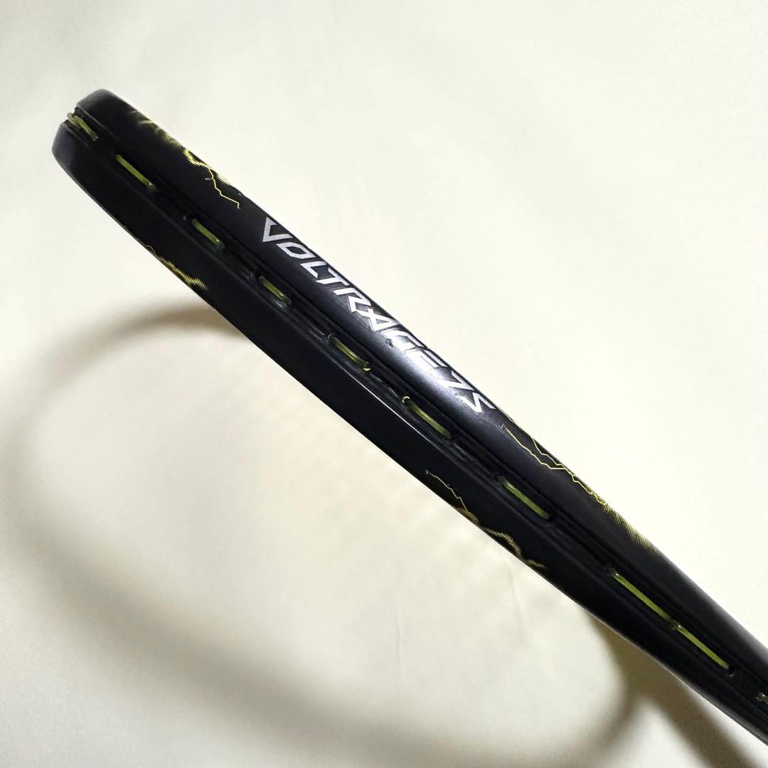 VOLTRAGE 7Sテニスラケット 黒/黄色 ボルトレージ