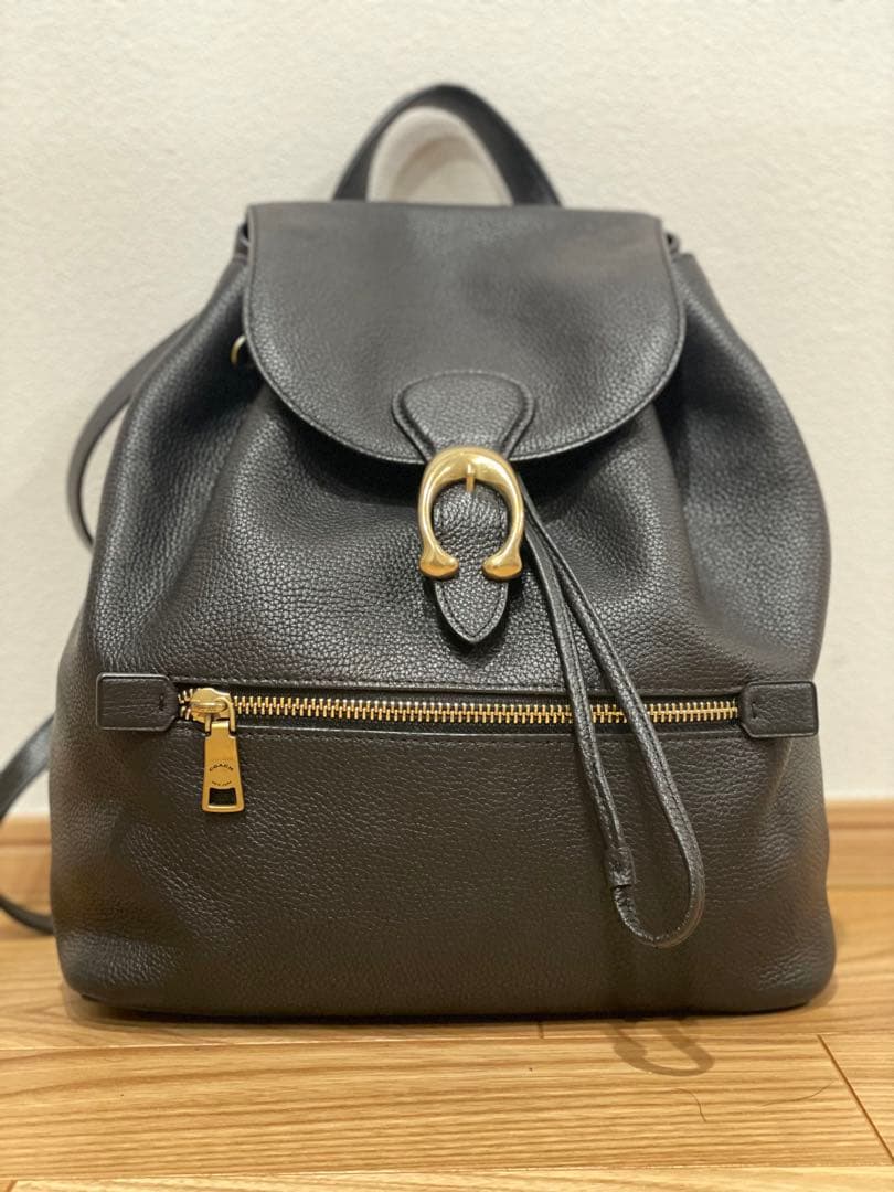 coach 黒レザー フラップ付きバックパック
