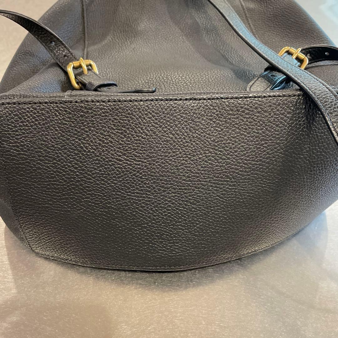 coach 黒レザー フラップ付きバックパック